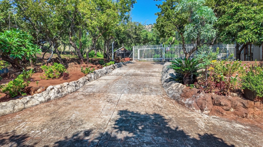 7 Bedroom Property for Sale in Waterkloof A H North West